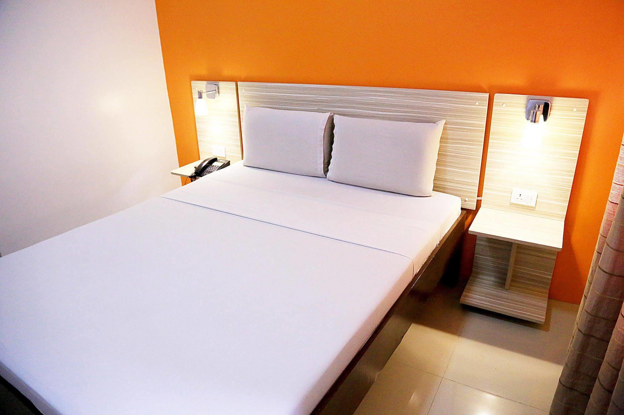 Travelbee Business Inn Cebu Eksteriør billede